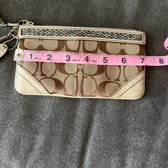 Coach wristlet - Picture 7 of 8